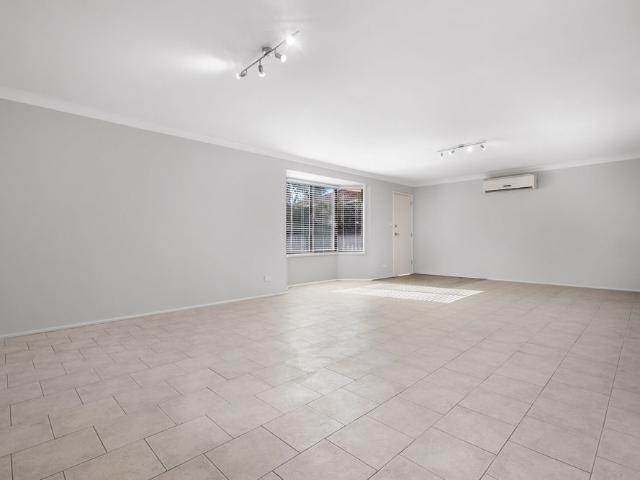 Lovely 3 Bedroom with Large Living!