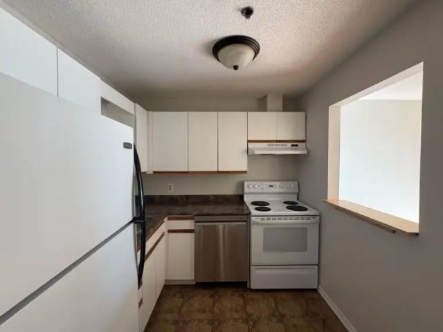 Lovely 1 Bedroom + Den Condo ~ John Parr, Halifax!