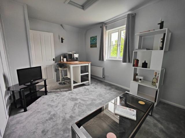 Lovely 1 bedroom self contained annex