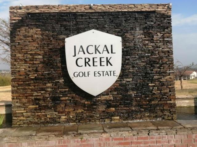Lovely 1 Bedroom Unit to Rent in Jackal Creek Golf Estate