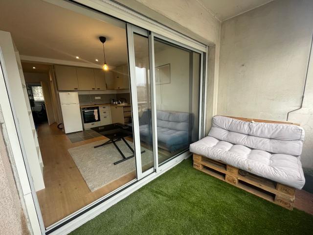 Lovely 1 bedroom with balcony, Saône river views, near Vaise station, Lyon Amsterdam Apartments for Rent