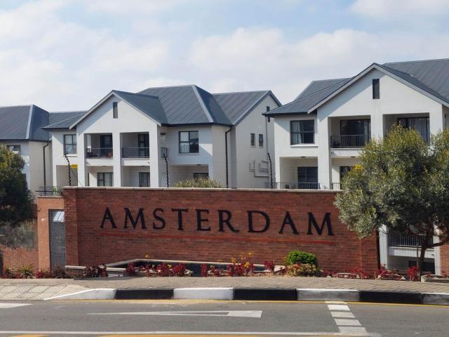 Lovely 1 bedroom, 1 bathroom, top floor apartment available in The Amsterdam