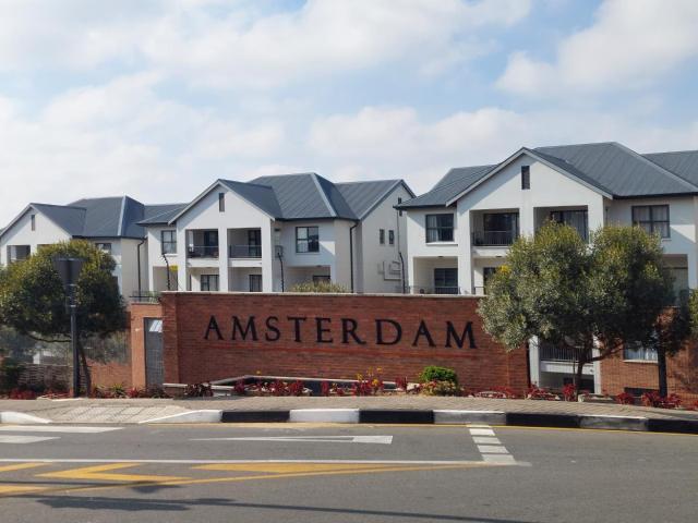 Lovely 1 bedroom, 1 bathroom, top floor apartment available in The Amsterdam