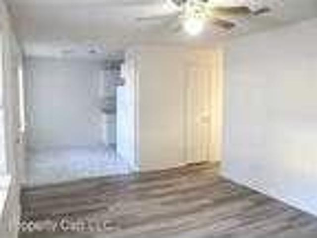 Lovely 2 Bd 1 Ba Available Today