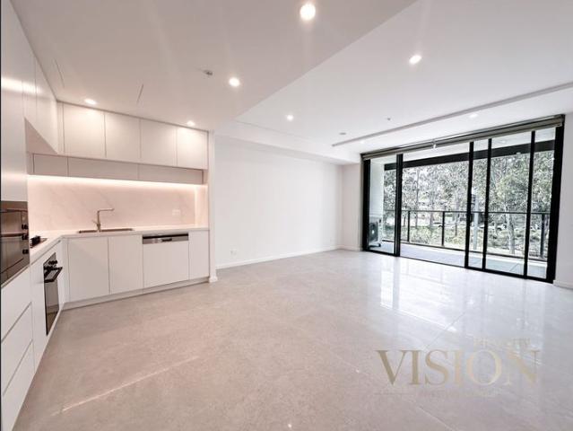 Lovely 2 Bedroom Apartment Above Rouse Hill Town Centre