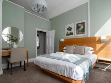 Lovely 2 bedroom apartment in Bloomsbury Has an Apartment