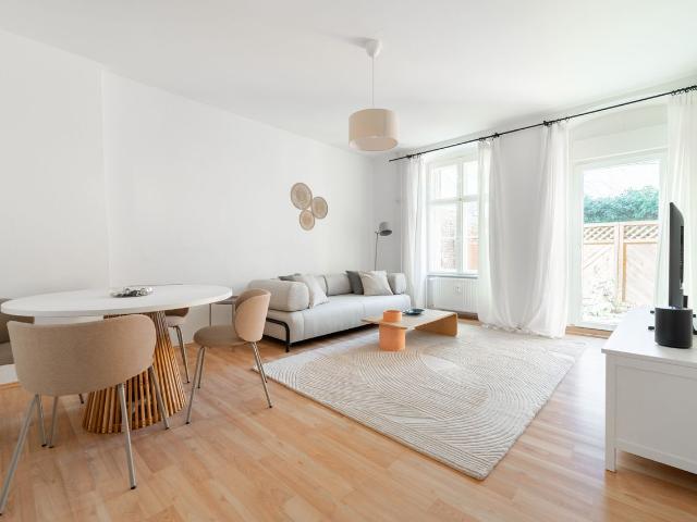 Lovely 2 Bedroom Apartment in Steglitz, Berlin Amsterdam Apartments for Rent