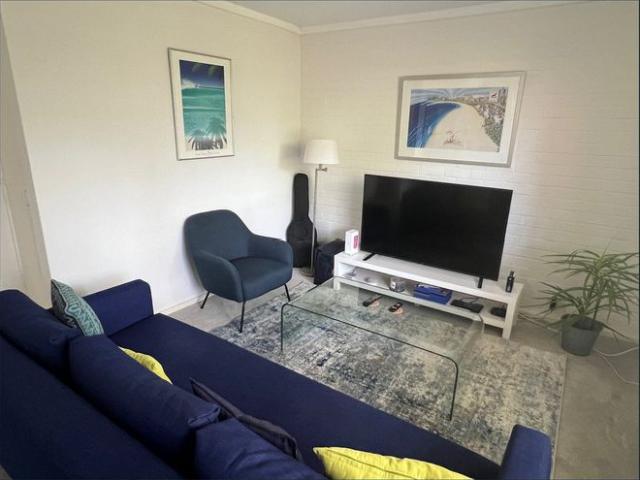 LOVELY 2 BEDROOM FULLY FURNISHED APARTMENT