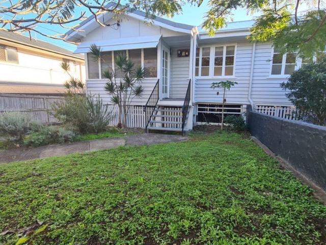 Lovely 2 Bedroom home in a Quiet street