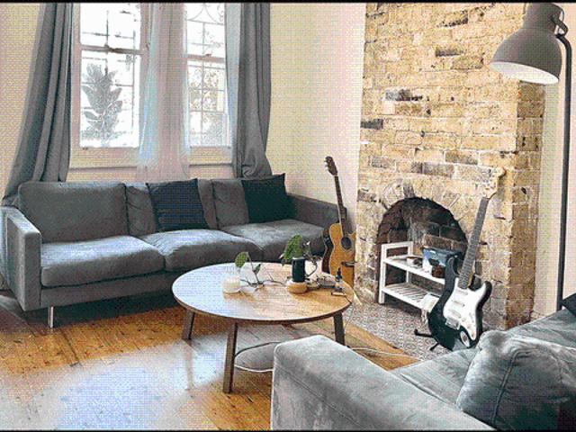 Lovely 2 Bedroom in Highly Sort after Location