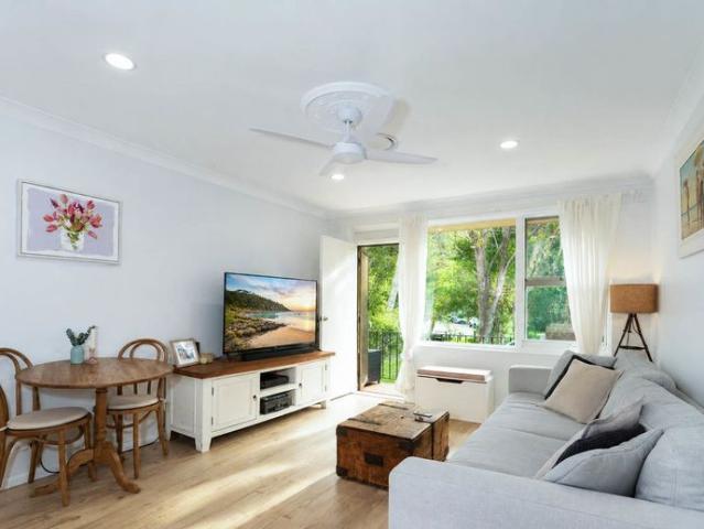 LOVELY 2 BEDROOM SPACE IN A QUIET CUL DE SAC