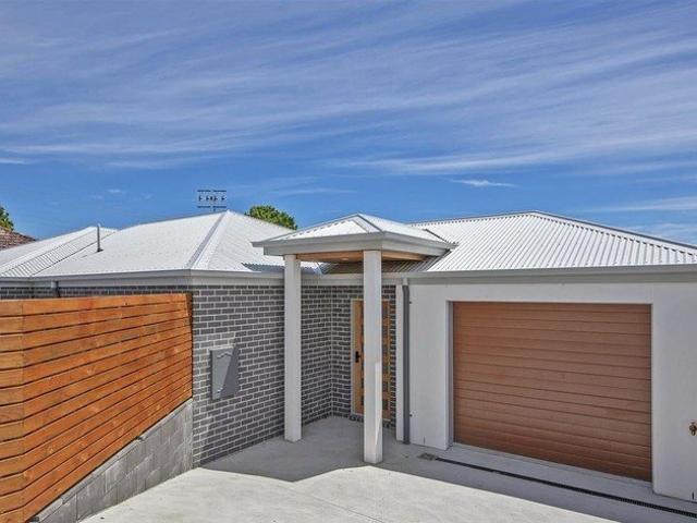 Lovely 2 Bedroom Unit