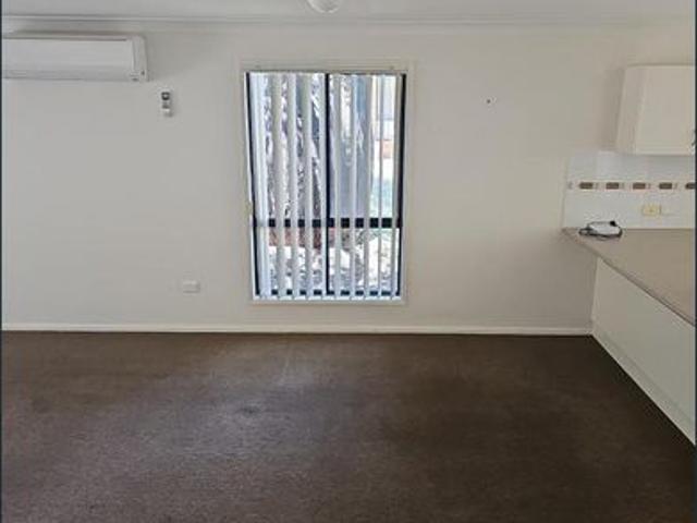 Lovely 2 Bedroom Unit