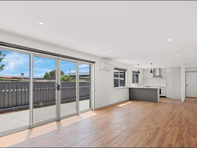 Lovely 2 Bedroom Unit
