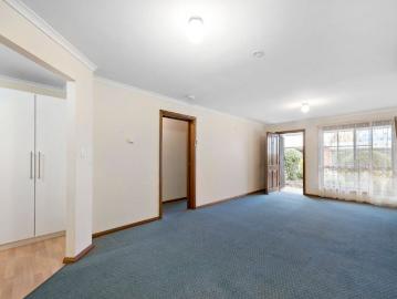Lovely 2 Bedroom Unit