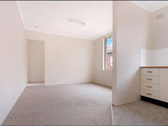 Lovely 2 Bedroom Unit in a Prime Wollongong Location