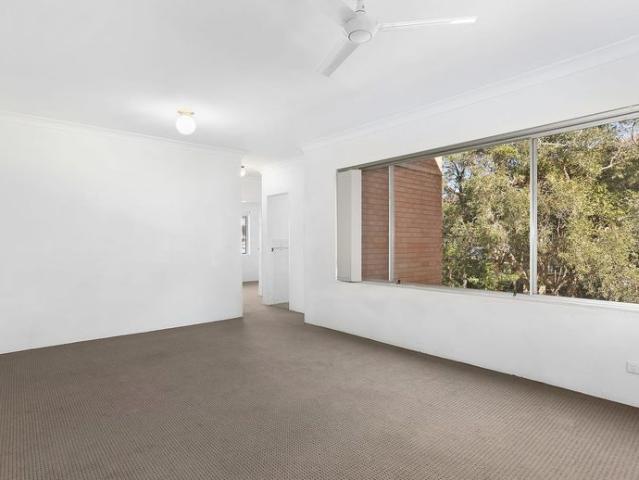 Lovely 2 bedroom Unit in quiet street