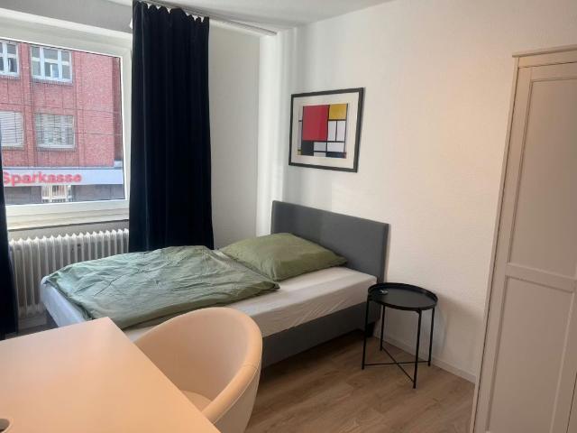 Lovely 4 bedroom apartment located in Düsseldorf, Dusseldorf Amsterdam Apartments for Rent