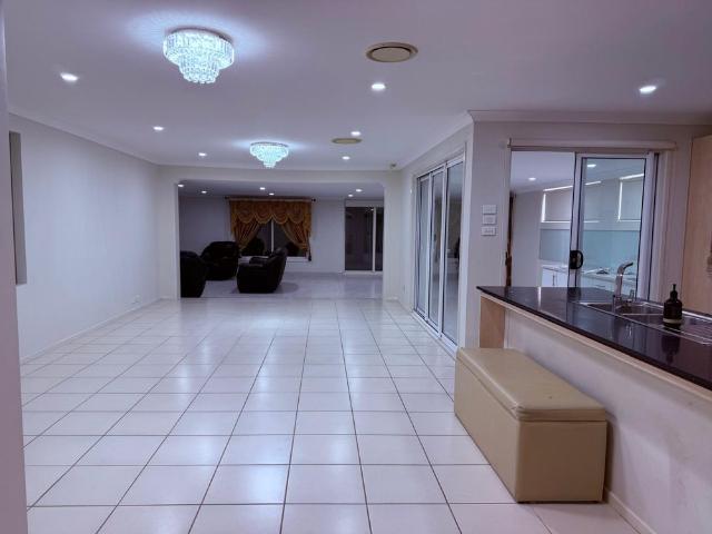 Lovely 4 bedroom family home