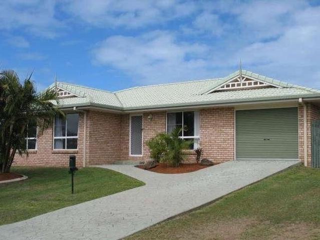 Lovely 4 Bedroom Lowset Brick House in Beaconsfield!