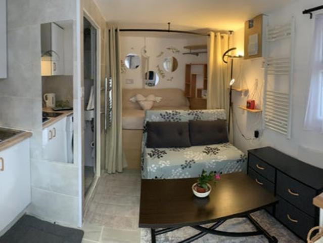 Lovely cosy studio flat for one person