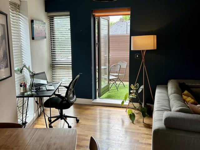 Lovely Clapton flat available for 2 3 month sublet