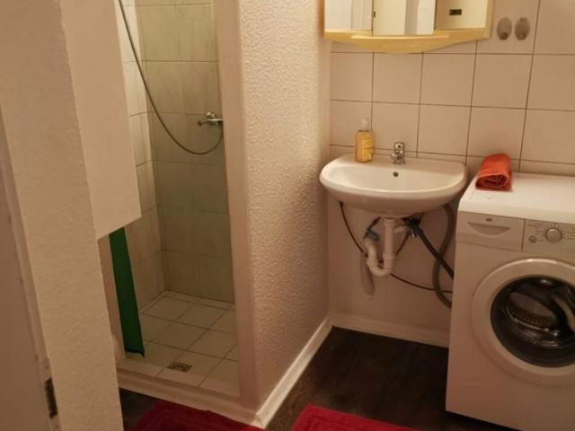 Lovely and awesome flat conveniently located, Koln Amsterdam Apartments for Rent