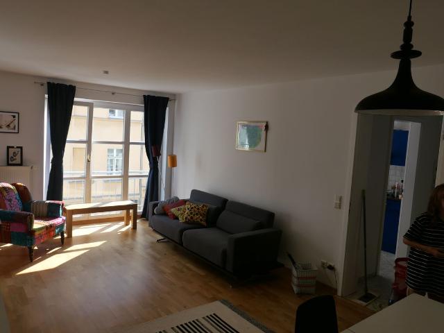 Lovely and elegant flat in Mitte, Gibsecke. Die Wohnung befindet sich in einer Seitenstraße der Augustrasse, Berlin Amsterdam Apartments for Rent