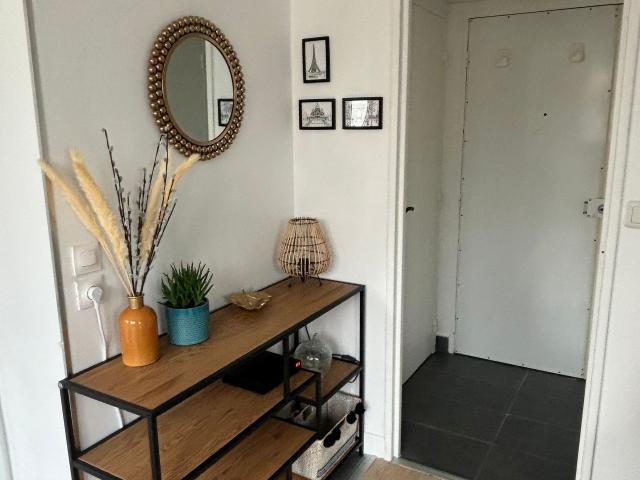 Lovely and Furnished appartment near Sacré Coeur, Paris Amsterdam Apartments for Rent