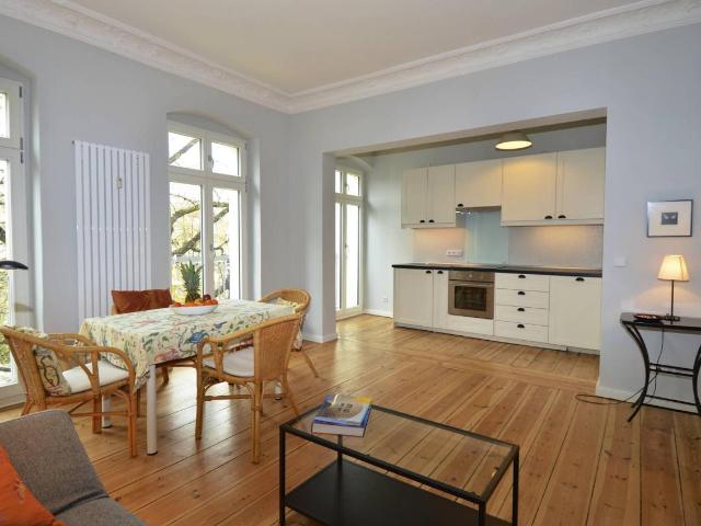 Lovely and high end flat with balcony at Ludwigskirchplatz, Berlin Amsterdam Apartments for Rent