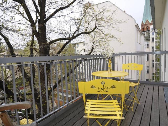 Lovely and high end flat with balcony at Ludwigskirchplatz, Berlin Amsterdam Apartments for Rent