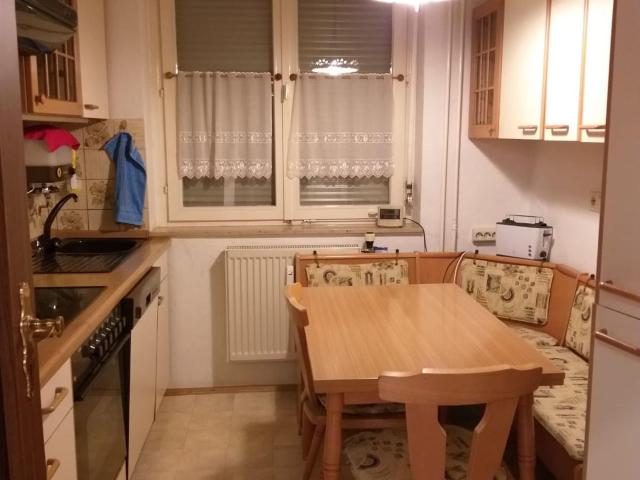 Lovely apartment in a hip neighborhood full of cafes and bars 1 min from Train station. Fully furnished Frankfurt Amsterdam Apartments for Rent