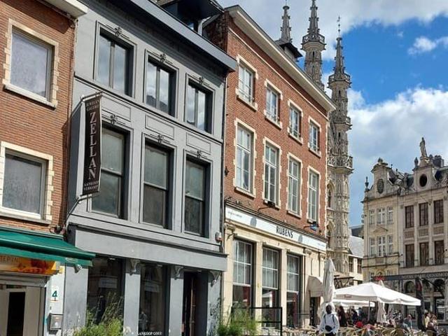 lovely apartment right in the historic center of Leuven