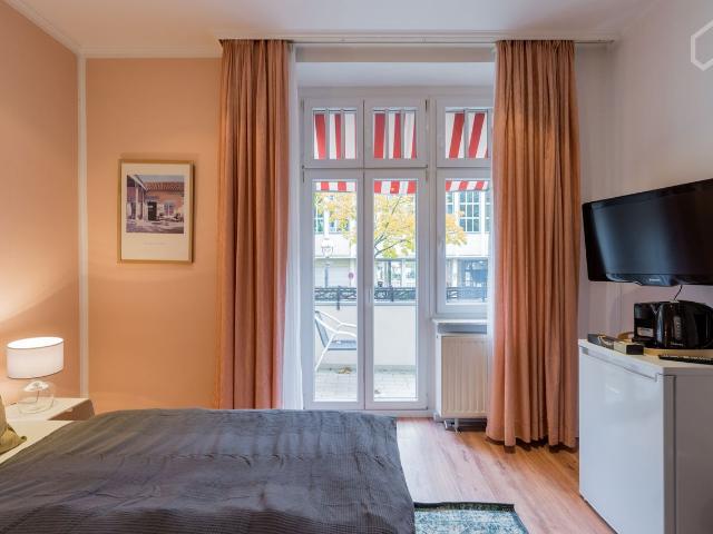 Lovely apartment with a balcony near Lake Tegel, Berlin Amsterdam Apartments for Rent