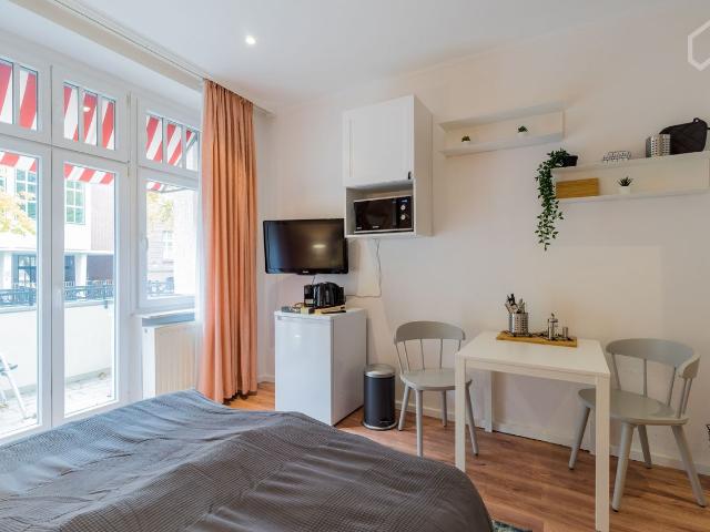 Lovely apartment with a balcony near Lake Tegel, Berlin Amsterdam Apartments for Rent