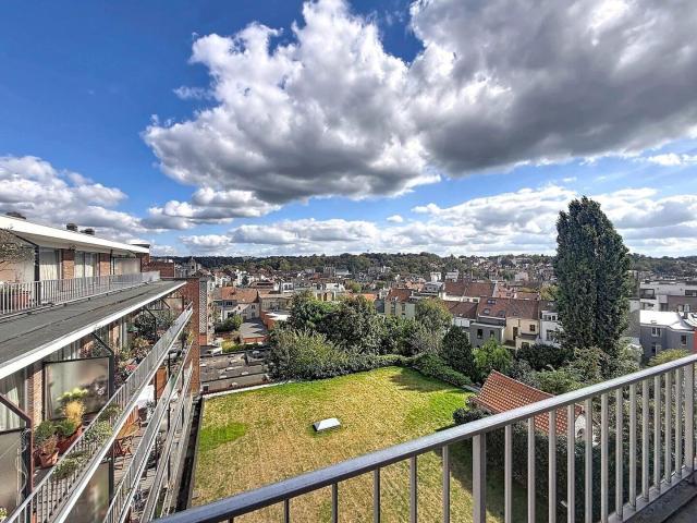 Lovely apartment 2B +terraces pkg Rue Beeckman 106A