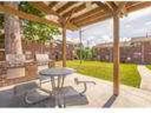 Lovely Asheville, 3 bed, 1 bath. Pet OK!
