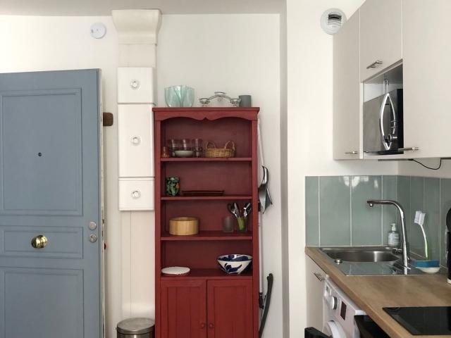 Lovely bathed in light apartment in Paris, Paris Amsterdam Apartments for Rent