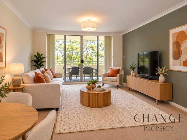 LOVELY GROUND FLOOR, THREE BEDROOM APARTMENT