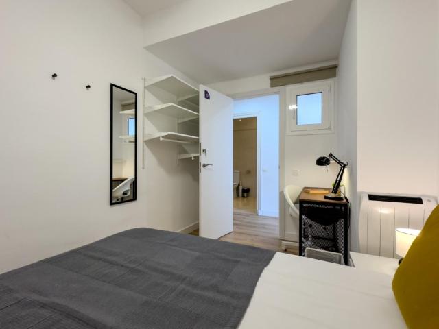 Lovely double bedroom in Dreta de l'Eixample