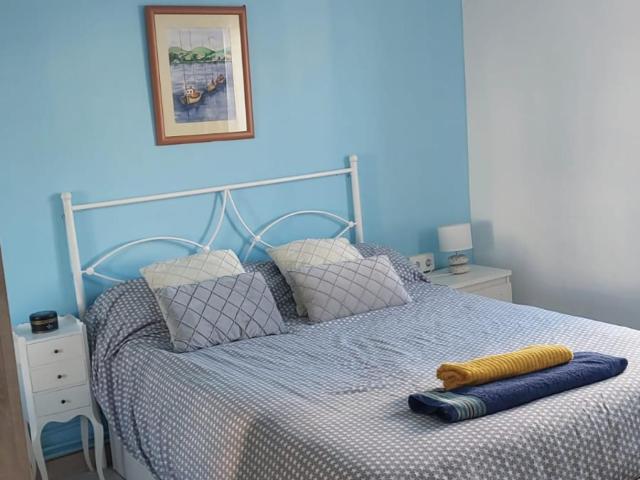 Lovely double bedroom near Maragall metro station