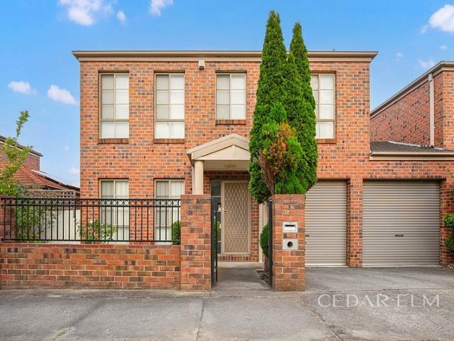 LOVELY FOUR BEDROOM FAMILY HOME AT PRINE LOCATION