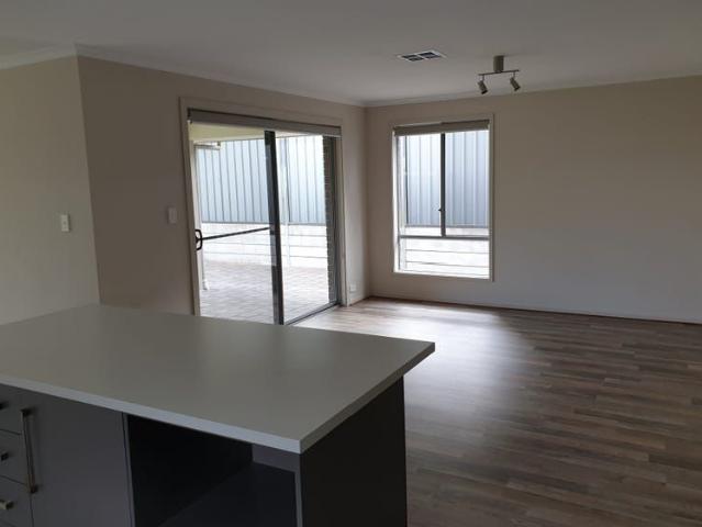 Lovely family home 2 living areas to enjoy. ALL enquiries via EMAIL only please
