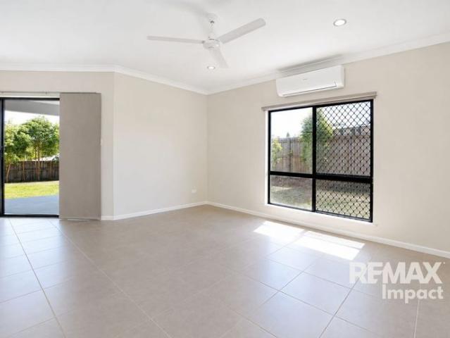 Lovely Family Home in a Wonderfully Quiet Cul de sac!
