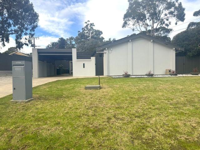 Lovely Family Home In Banksia Park!