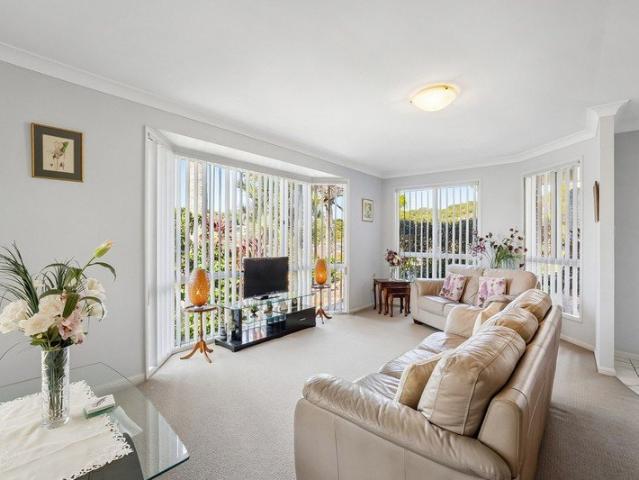 Lovely family home in elevated position!
