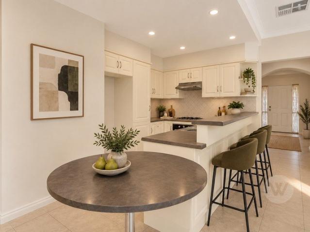 Lovely Family home on Easy Courtyard Living