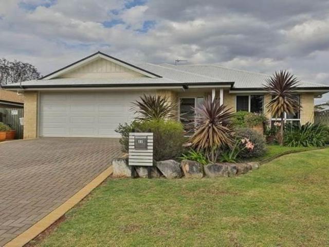 Lovely Family Home Overlooking Park