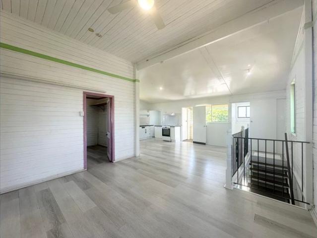 LOVELY FIVE BEDROOM HOME!