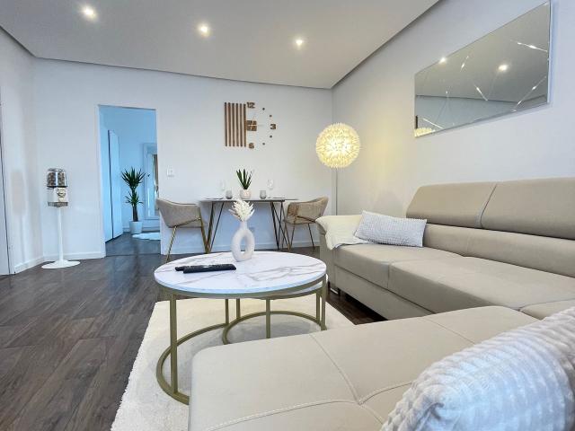 Lovely flat with water view in Hanover, Hannover Amsterdam Apartments for Rent